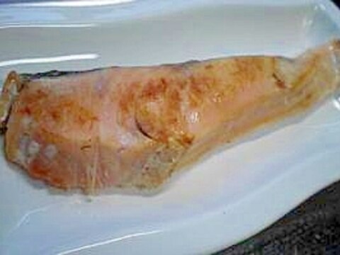 フライパンで後片付けが簡単　「焼き鮭」　　♪♪